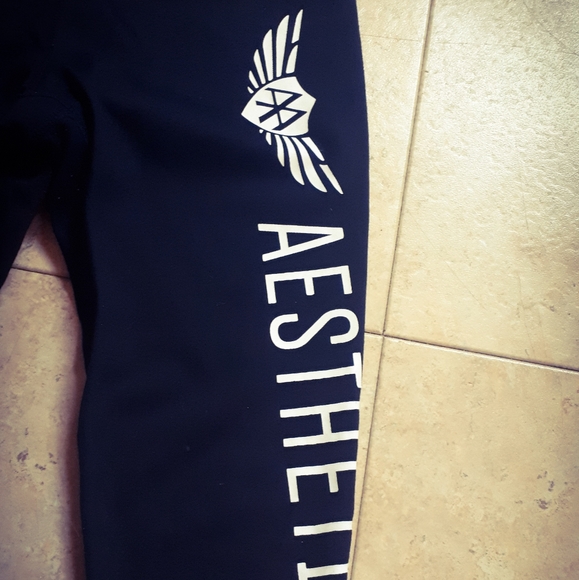 Like New! Aesthetic Assembly work out pants - Picture 5 of 7